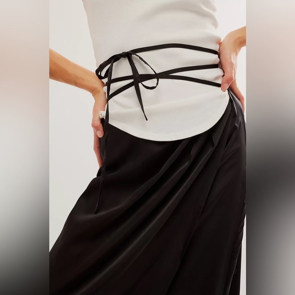 NWT Closed Wrap Skirt - Picture 2 of 4